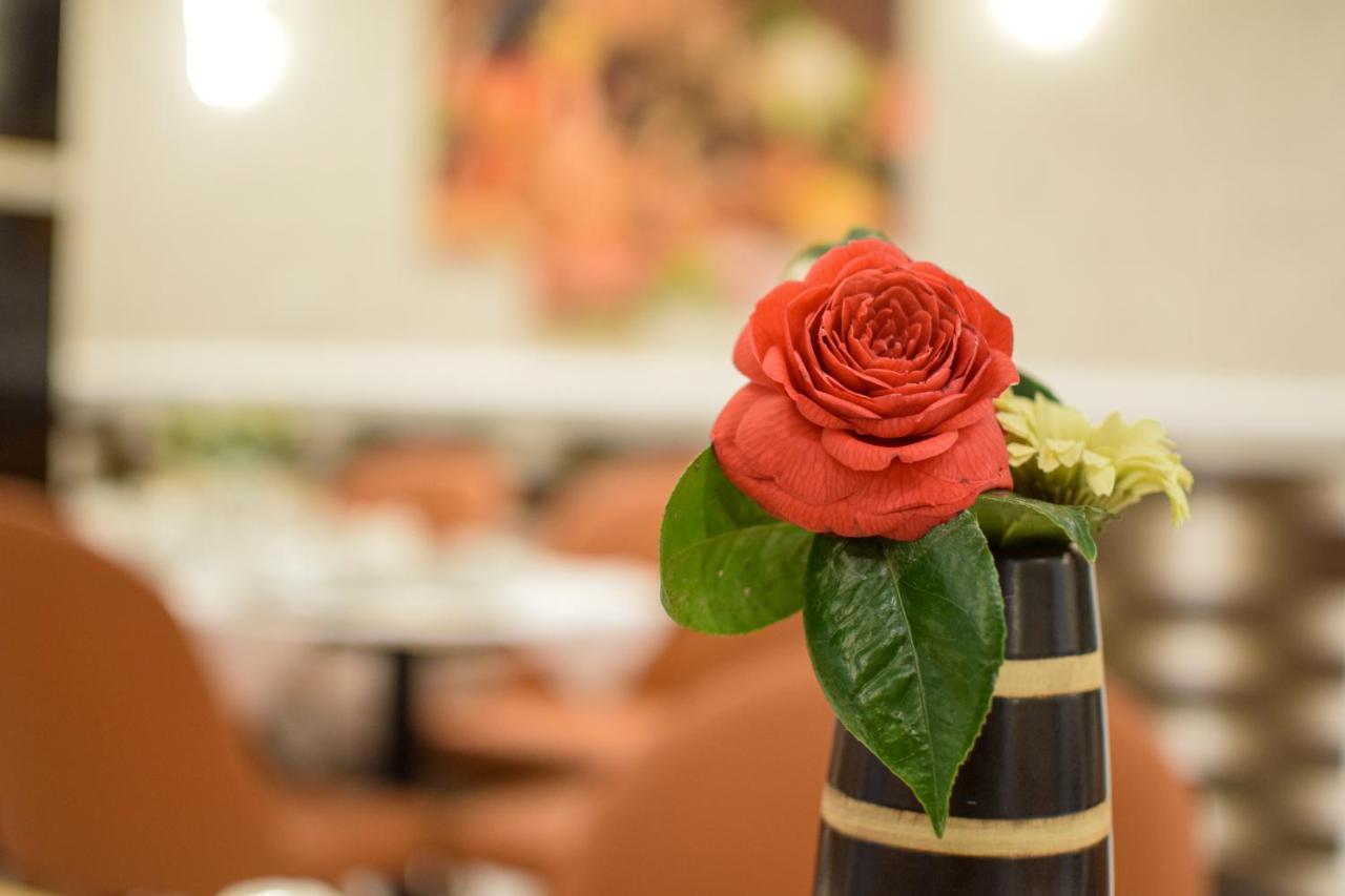 Pembridge Palace Hotel Лондон Екстериор снимка