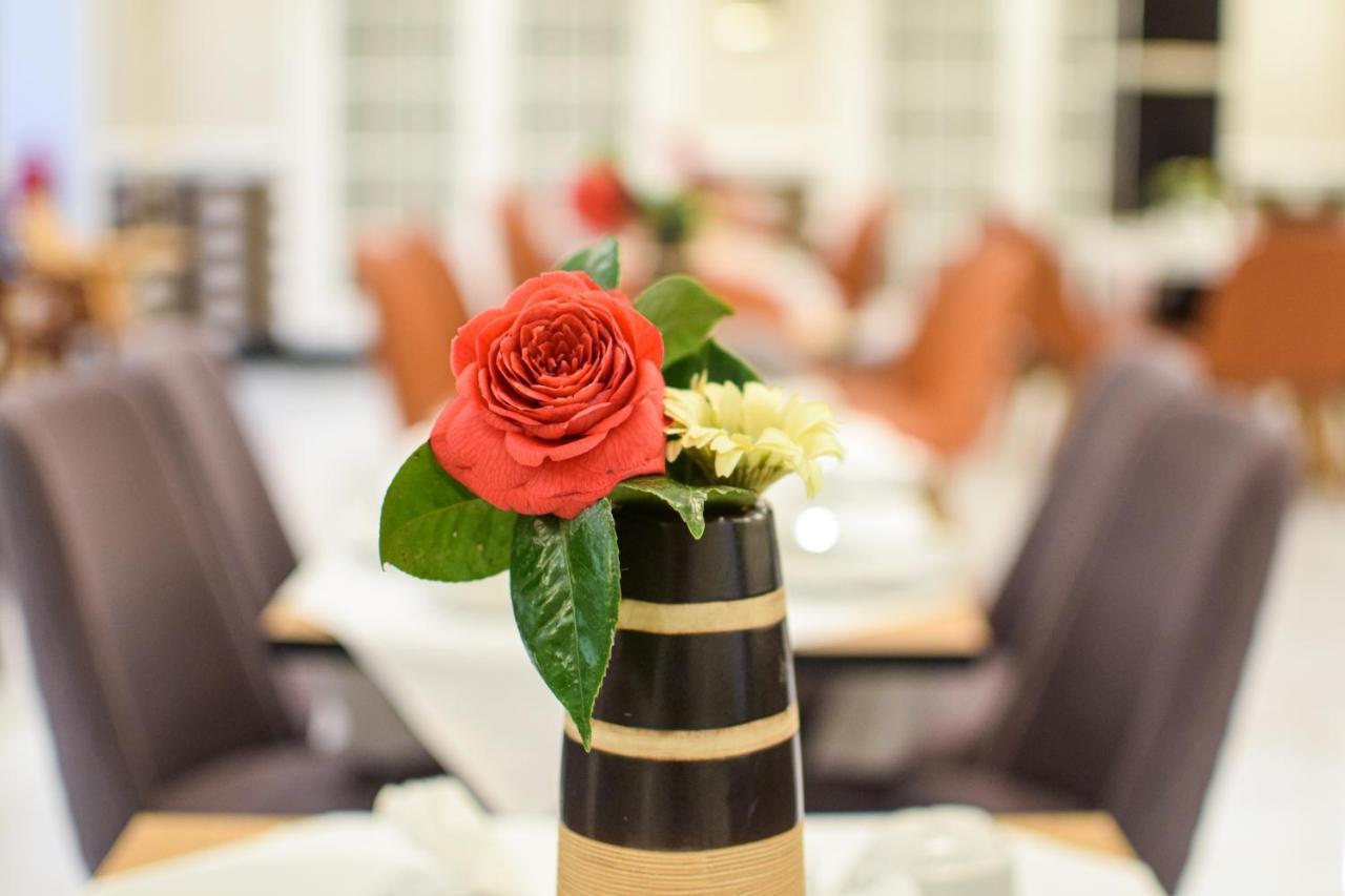 Pembridge Palace Hotel Лондон Екстериор снимка