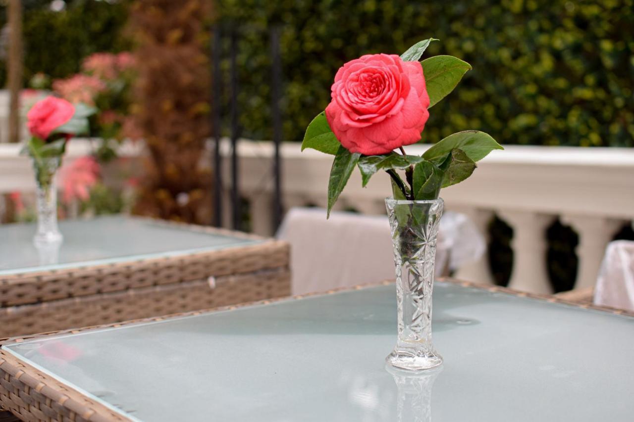 Pembridge Palace Hotel Лондон Екстериор снимка