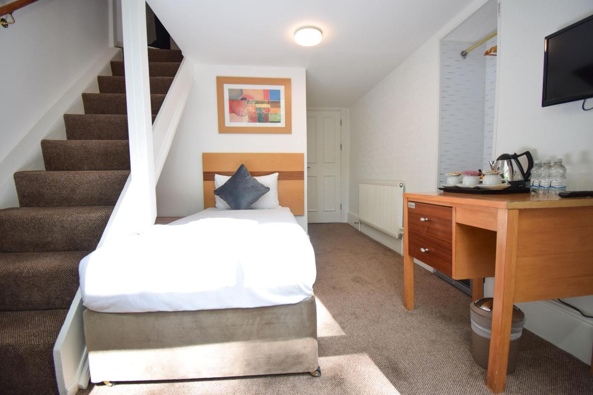Pembridge Palace Hotel Лондон Екстериор снимка