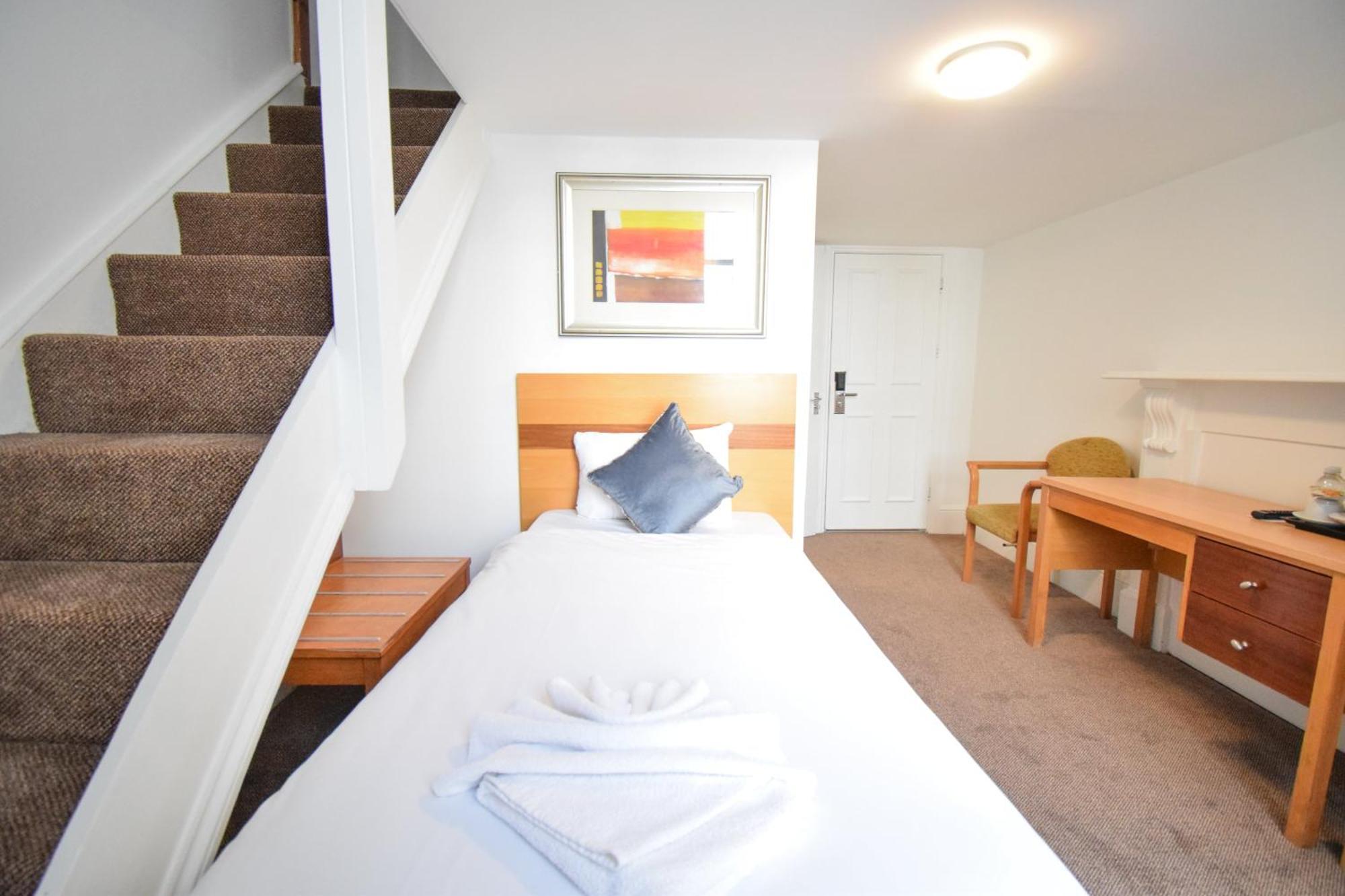 Pembridge Palace Hotel Лондон Екстериор снимка