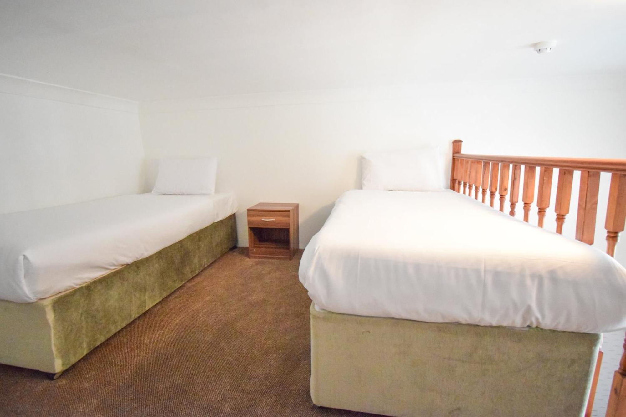 Pembridge Palace Hotel Лондон Екстериор снимка