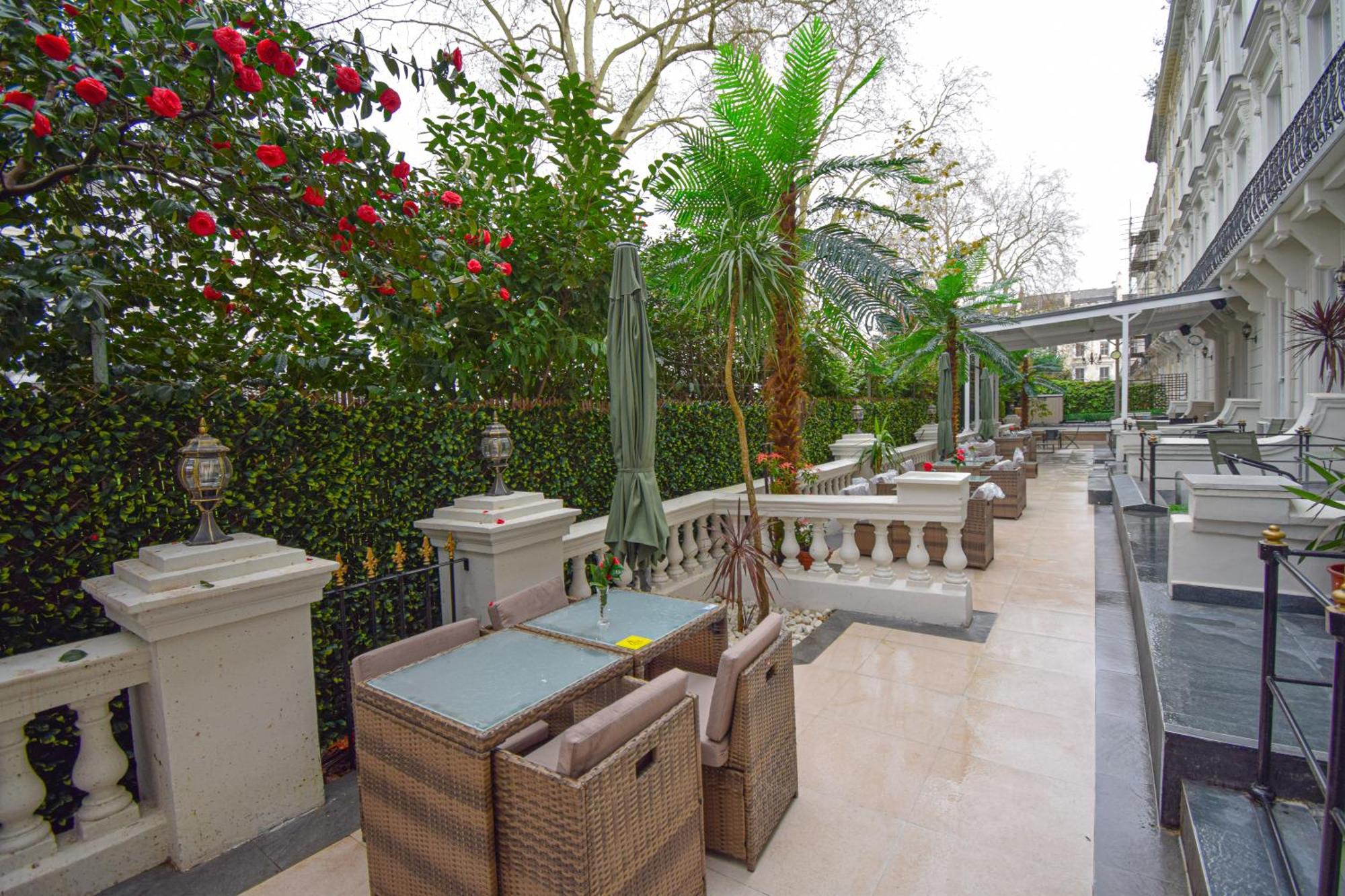 Pembridge Palace Hotel Лондон Екстериор снимка
